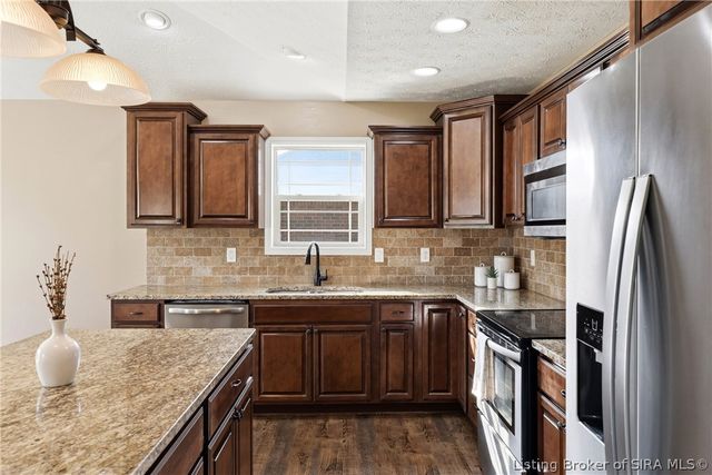 6305 Sunset Loop, Charlestown, IN 47111