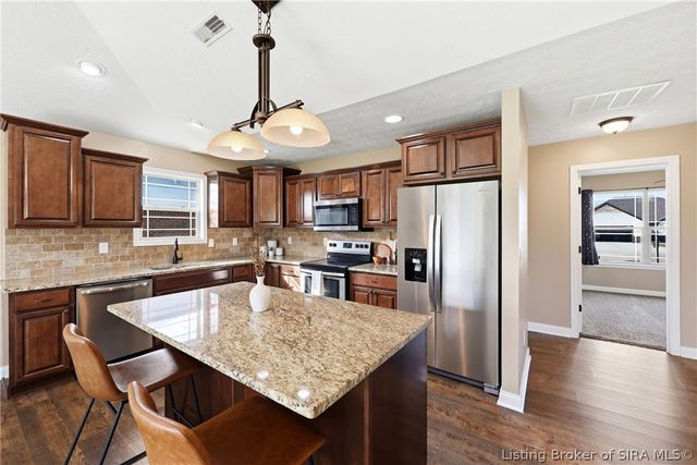 6305 Sunset Loop, Charlestown, IN 47111