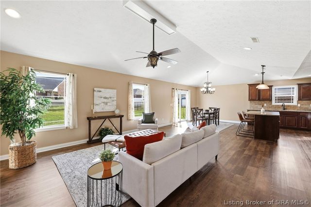 6305 Sunset Loop, Charlestown, IN 47111