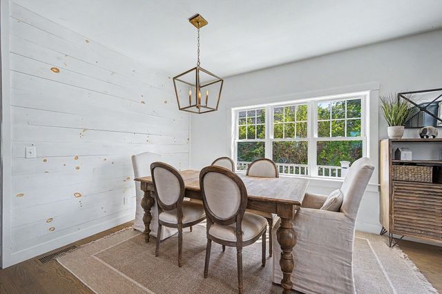 72 Grove St, Hopkinton, MA 01748