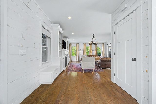 72 Grove St, Hopkinton, MA 01748