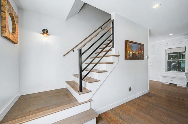 72 Grove St, Hopkinton, MA 01748