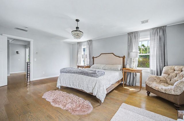 72 Grove St, Hopkinton, MA 01748