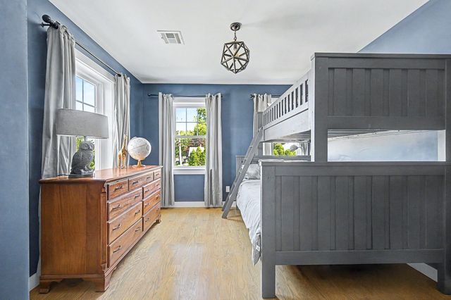 72 Grove St, Hopkinton, MA 01748