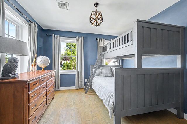 72 Grove St, Hopkinton, MA 01748