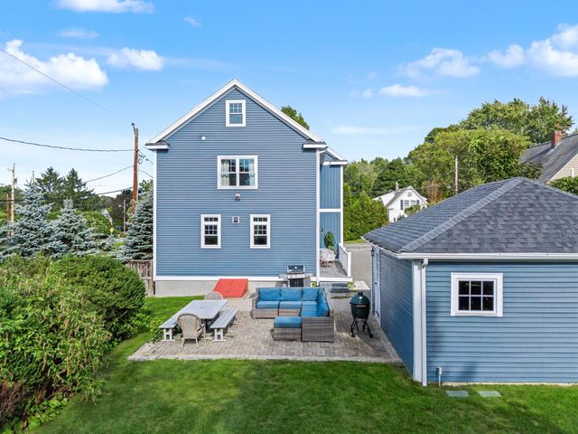 72 Grove St, Hopkinton, MA 01748