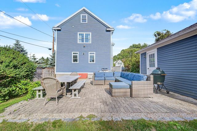 72 Grove St, Hopkinton, MA 01748