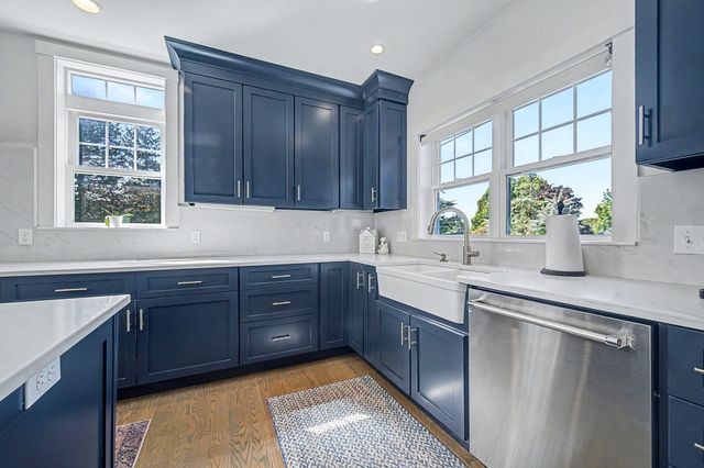 72 Grove St, Hopkinton, MA 01748