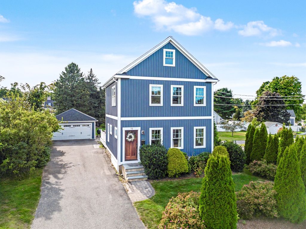 72 Grove St, Hopkinton, MA 01748