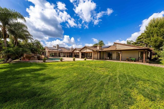 11915 Fuerte Vista Lane, El Cajon, CA 92020