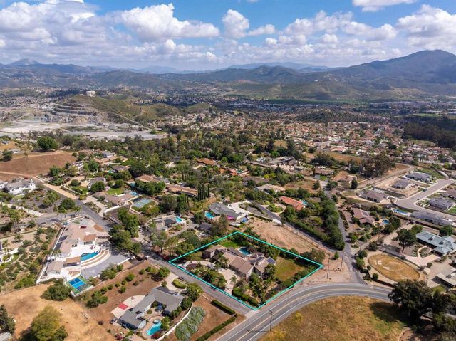 11915 Fuerte Vista Lane, El Cajon, CA 92020