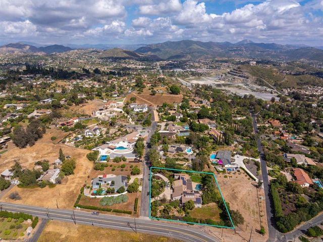 11915 Fuerte Vista Lane, El Cajon, CA 92020