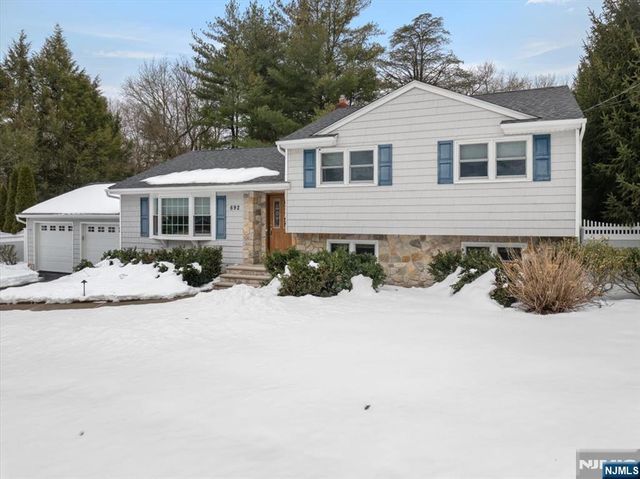 692 Pine Lake Drive, Twp Of Washington, NJ 07676