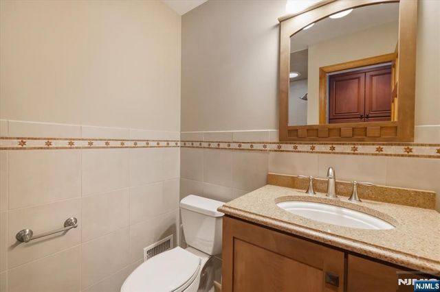 692 Pine Lake Drive, Twp Of Washington, NJ 07676