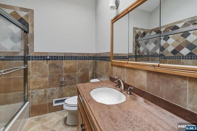 692 Pine Lake Drive, Twp Of Washington, NJ 07676