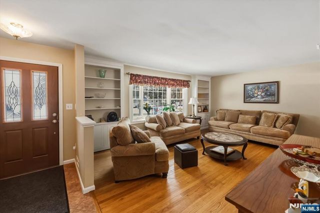 692 Pine Lake Drive, Twp Of Washington, NJ 07676