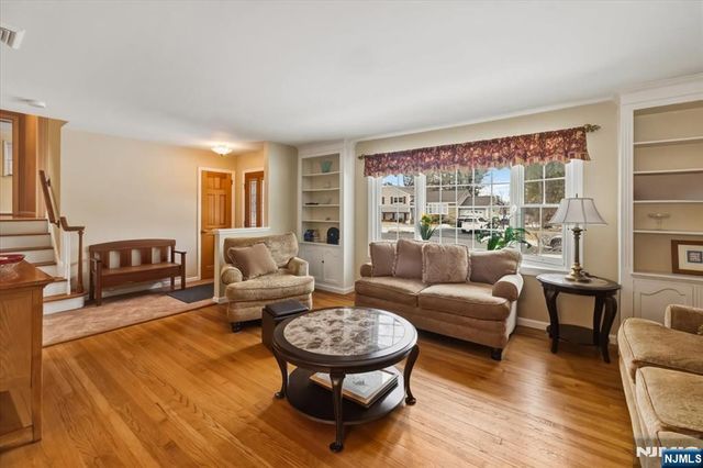 692 Pine Lake Drive, Twp Of Washington, NJ 07676