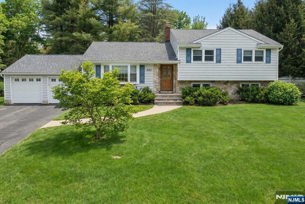 692 Pine Lake Drive, Twp Of Washington, NJ 07676