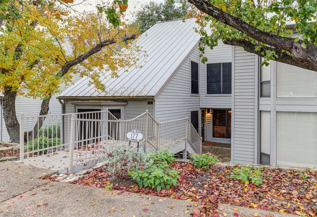 177 World Of Tennis SQ, Lakeway, TX 78738