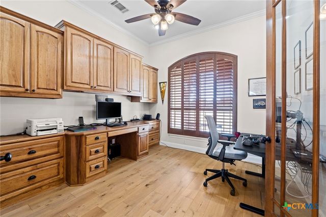 413 Lake Side Drive, Georgetown, TX 78628