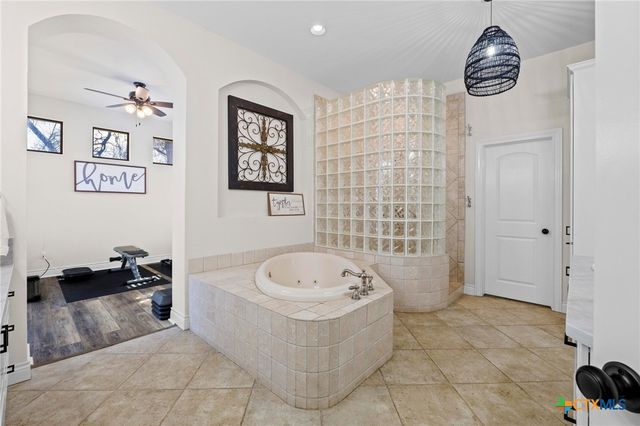 413 Lake Side Drive, Georgetown, TX 78628