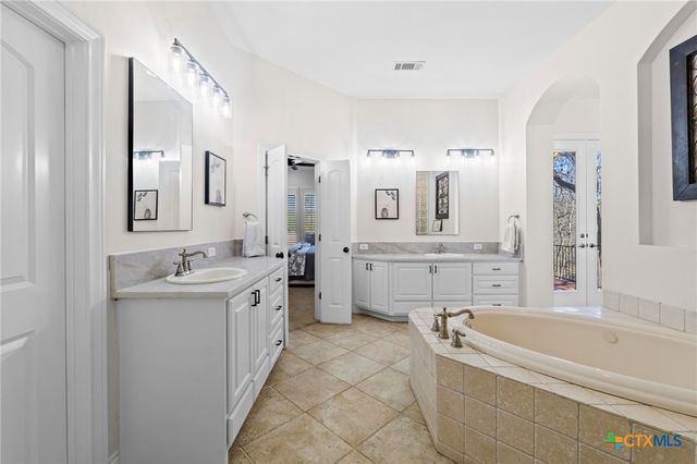 413 Lake Side Drive, Georgetown, TX 78628