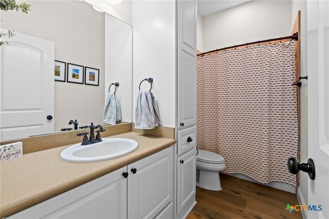 413 Lake Side Drive, Georgetown, TX 78628