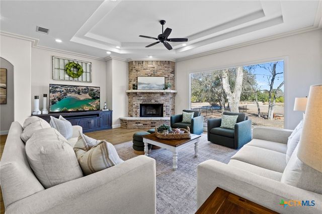 413 Lake Side Drive, Georgetown, TX 78628