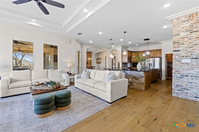 413 Lake Side Drive, Georgetown, TX 78628