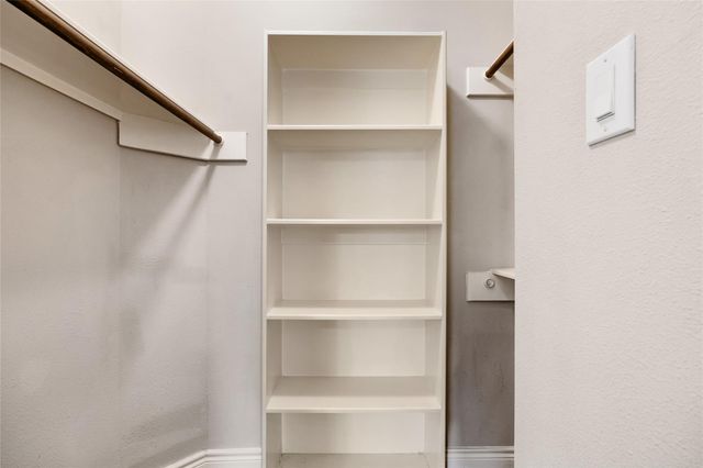 2915 Clinton Drive, Houston, TX 77020