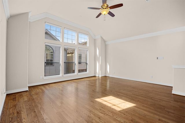 2915 Clinton Drive, Houston, TX 77020