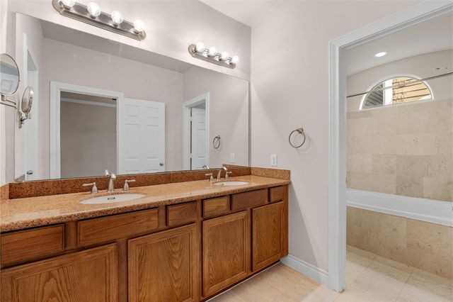 2915 Clinton Drive, Houston, TX 77020