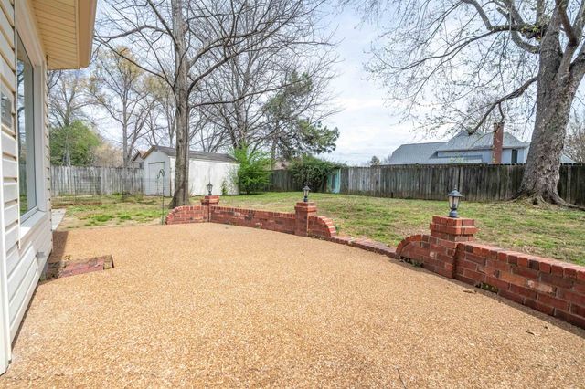 2808 EAGLE BRIER CV, Memphis, TN 38016