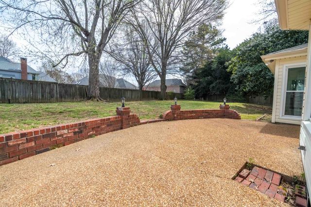 2808 EAGLE BRIER CV, Memphis, TN 38016