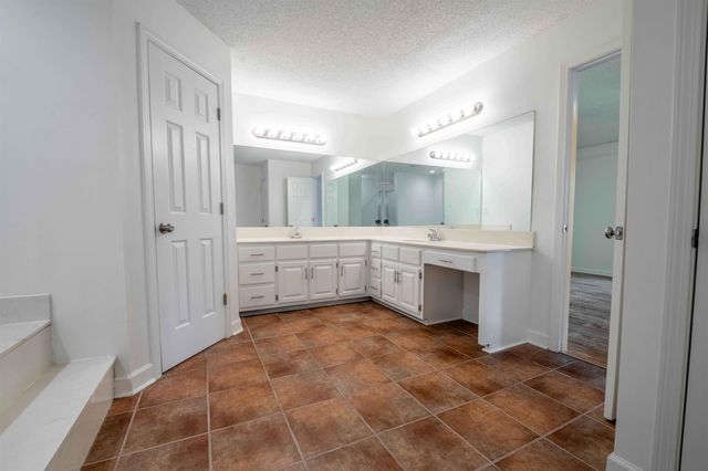 2808 EAGLE BRIER CV, Memphis, TN 38016