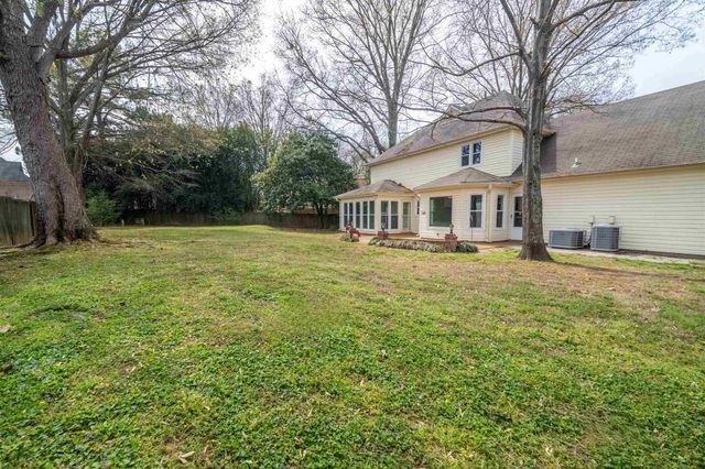 2808 EAGLE BRIER CV, Memphis, TN 38016