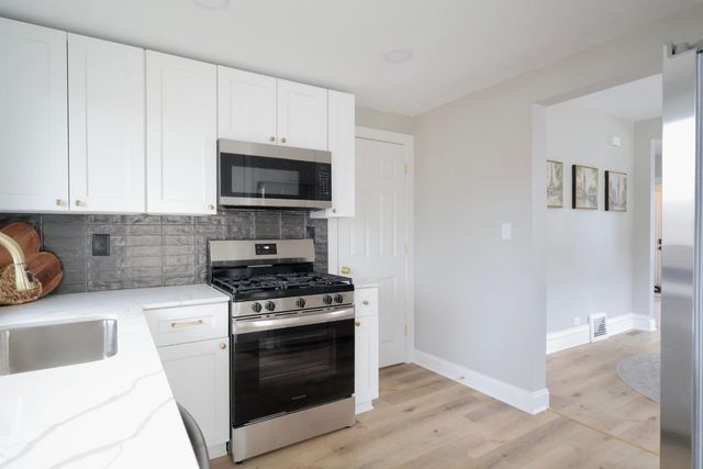 2011 2nd Avenue N, Minneapolis, MN 55405