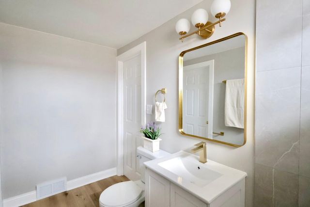 2011 2nd Avenue N, Minneapolis, MN 55405