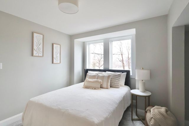 2011 2nd Avenue N, Minneapolis, MN 55405