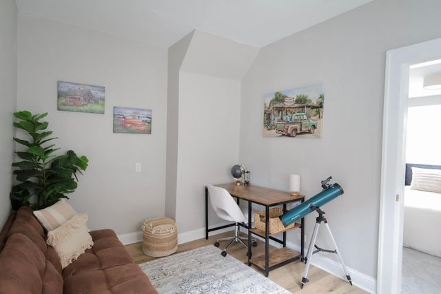 2011 2nd Avenue N, Minneapolis, MN 55405