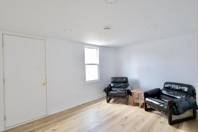 2011 2nd Avenue N, Minneapolis, MN 55405