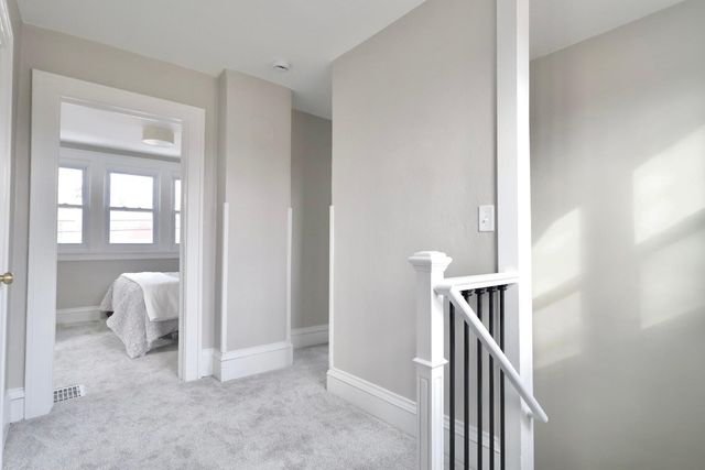 2011 2nd Avenue N, Minneapolis, MN 55405