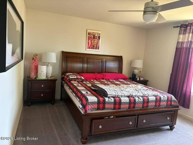 7020 Hollow Oaks Dr, Louisville, KY 40291