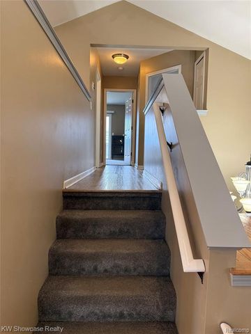 2365 Hartford Avenue, Waterford, MI 48327