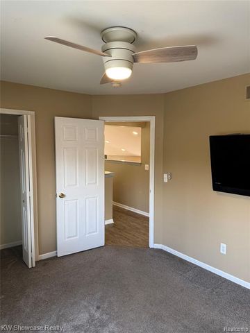 2365 Hartford Avenue, Waterford, MI 48327