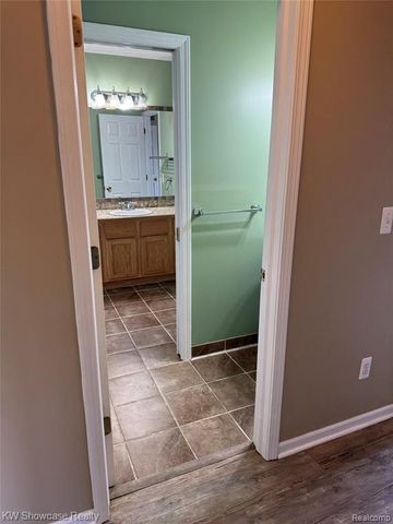 2365 Hartford Avenue, Waterford, MI 48327