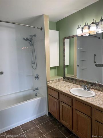 2365 Hartford Avenue, Waterford, MI 48327
