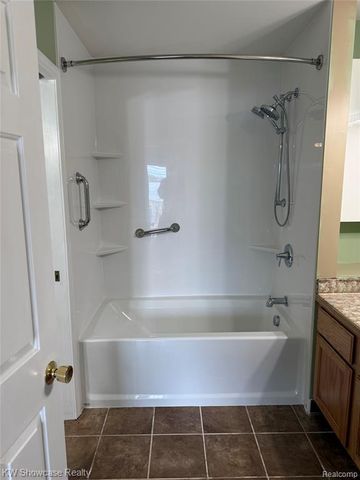 2365 Hartford Avenue, Waterford, MI 48327