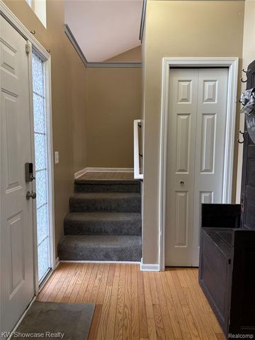 2365 Hartford Avenue, Waterford, MI 48327