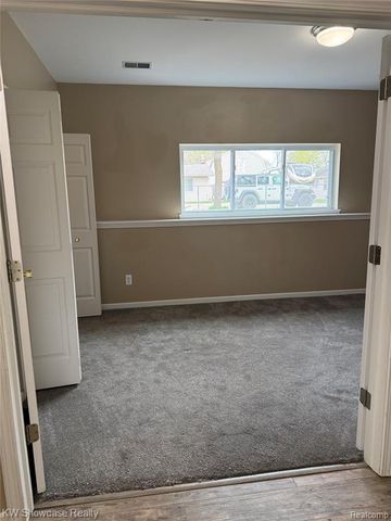 2365 Hartford Avenue, Waterford, MI 48327